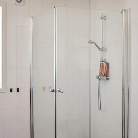 5 Bedroom Beautiful In 레울란
