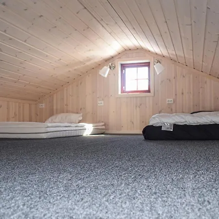 5 Bedroom Beautiful In *
