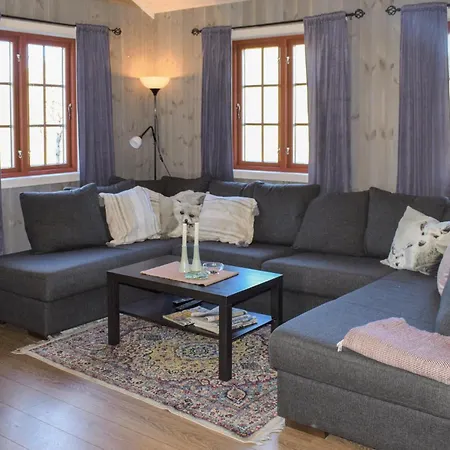 5 Bedroom Beautiful In