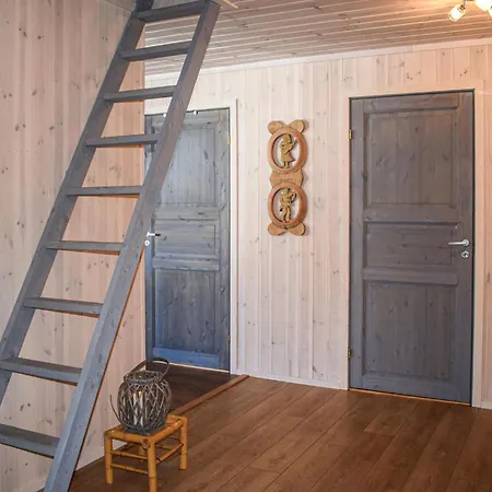 5 Bedroom Beautiful In