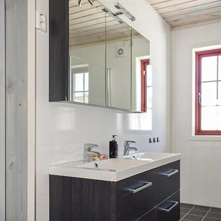 5 Bedroom Beautiful In 펜션